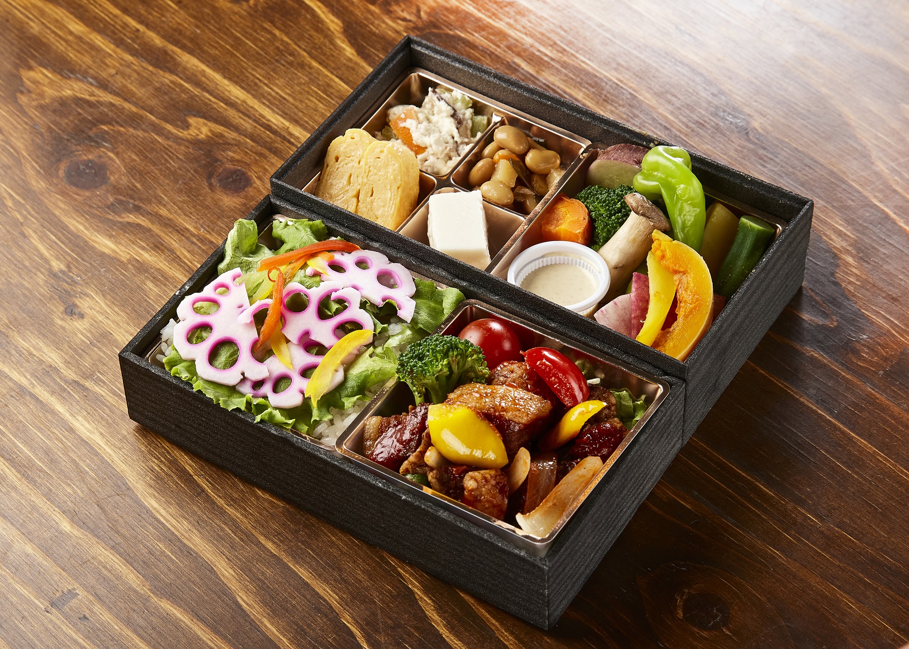 F.黒酢酢豚と野菜のバーニャカウダー弁当